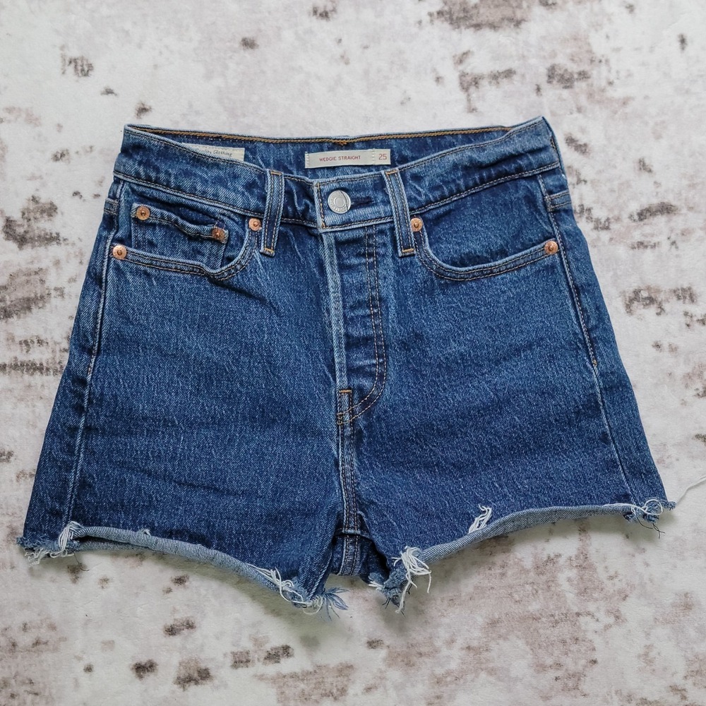 Women's Levi's Wedgie Straight Cut-Off Denim Shorts - Size 25 - Blue Wash